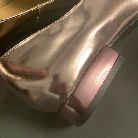 Naturalizer, size 5, silver pewter flats - Picture 2 of 7